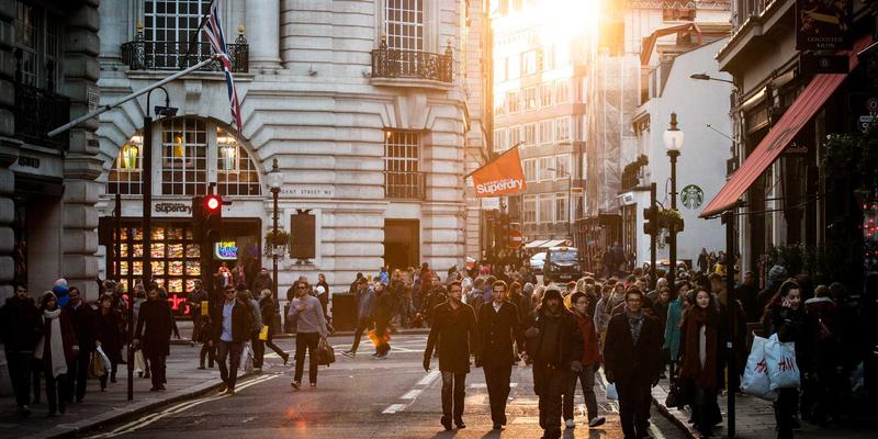 南城垃圾分类新风尚:从美食街到社区门户的环保生活全景指南